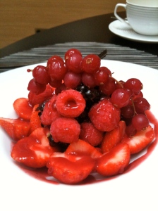 Assiette de fruits rouges © Greta Garbure