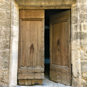 Porte entrouverte © Greta Garbure